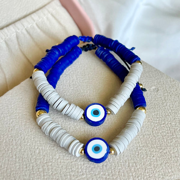 Pulsera fimo con ojo turco azul.