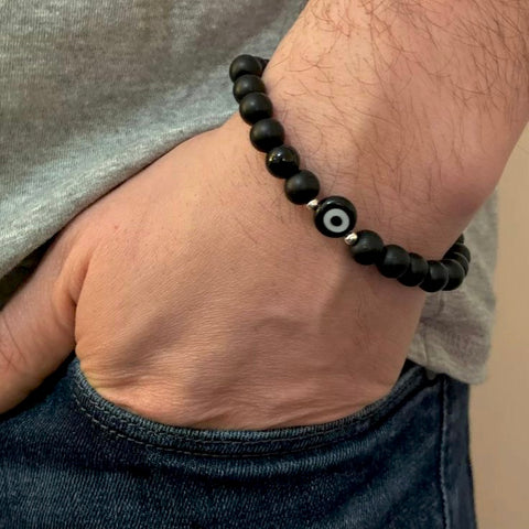 Pulsera ojo negro.